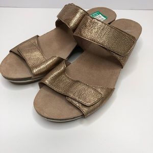 Dansko Bronze Sandals NWT sz 42